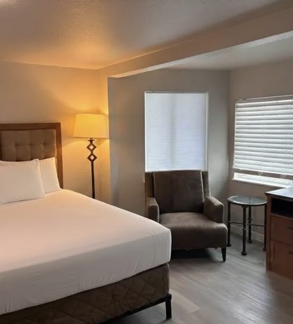 Renovated Deluxe Queen room at Longmont Lodge & RV Park